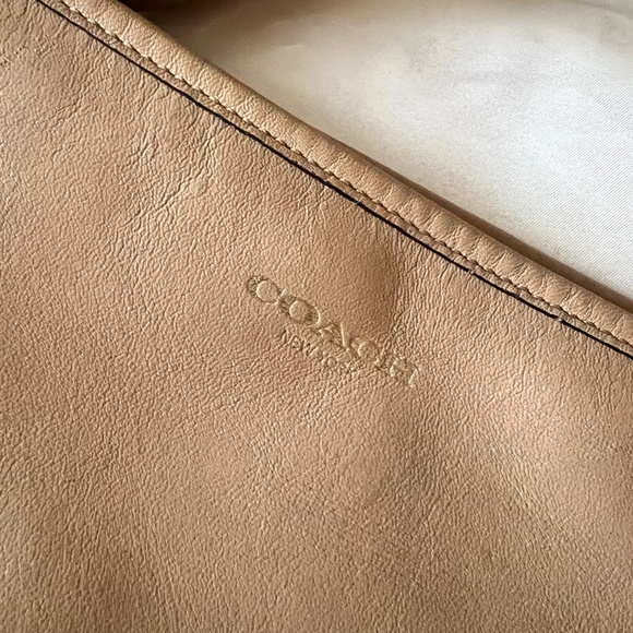 Coach Legacy Tan Leather Shoulder Bag - Picture 2 of 5